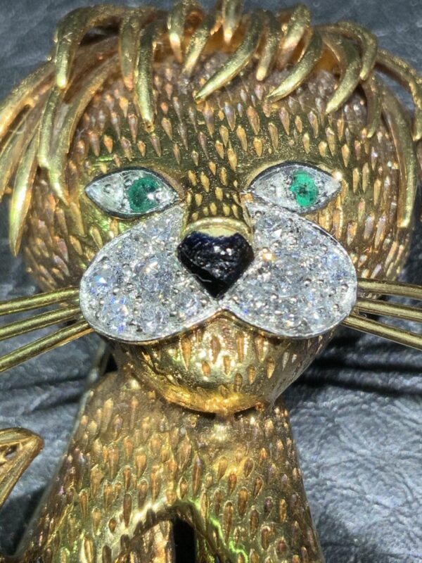 S1124 Brosche VAN CLEEF & ARPELS Lion Ebouriffe – Bild 2