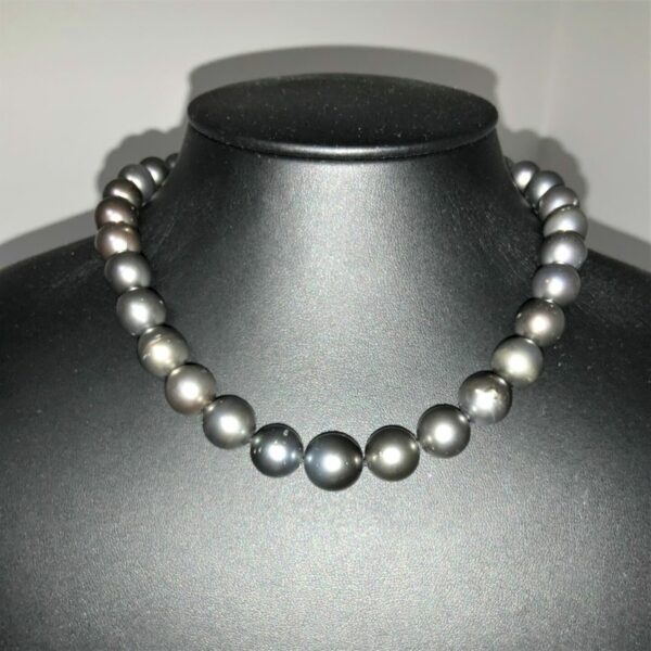 S1126 Schoeffel Tahitiperlencollier (14,36-11,66 mm)