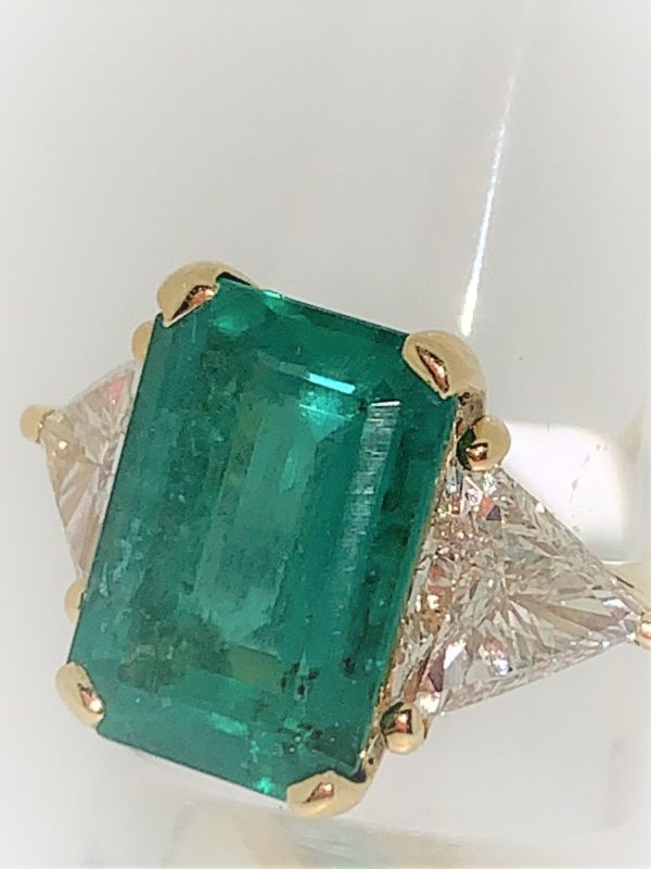 S1040 Ring Smaragd 8,54ct 2 Trillon 2,6ct.